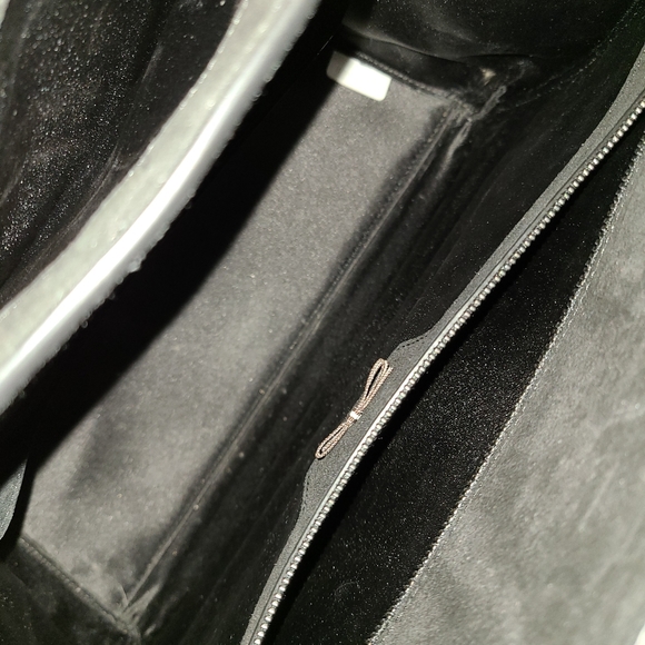 Henri Bendel Large Blk faux Croc Handbag - Picture 5 of 9